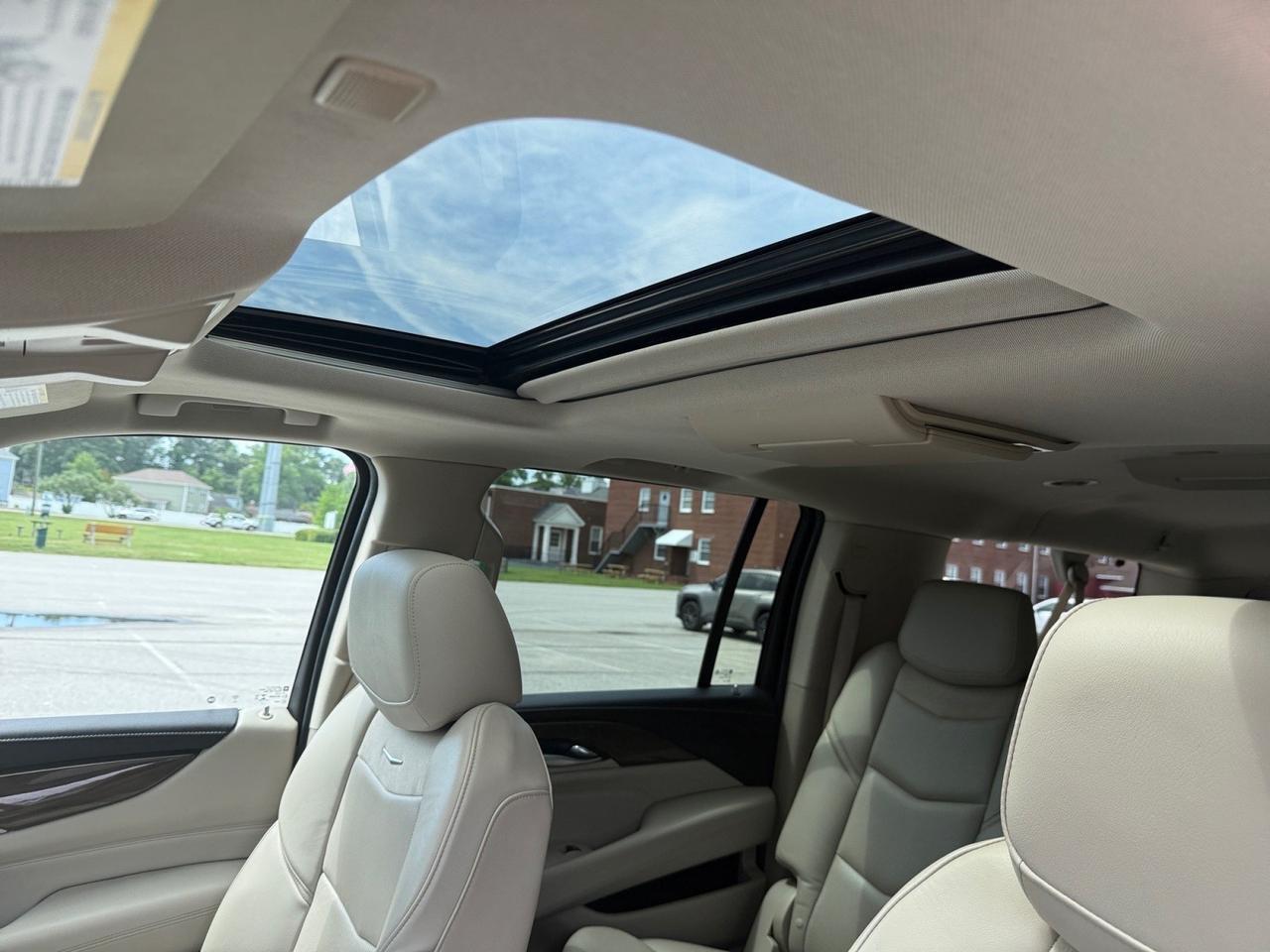 2020 Cadillac Escalade ESV Premium Luxury, HEATED/VENTILATED SEATS, HEATED REAR SEATS, SUNROOF, CAPTAINS CHAIRS, 3RD ROW, BOSE SPEAKERS, UNIVERSAL GARAGE DOOR OPENER, TOW PACKAGE, POWER RUNNING BOARDS, POWER FOLDING MIRRORS, CLEAN CARFAX, ONLY 1 OWNER! Norfolk VA