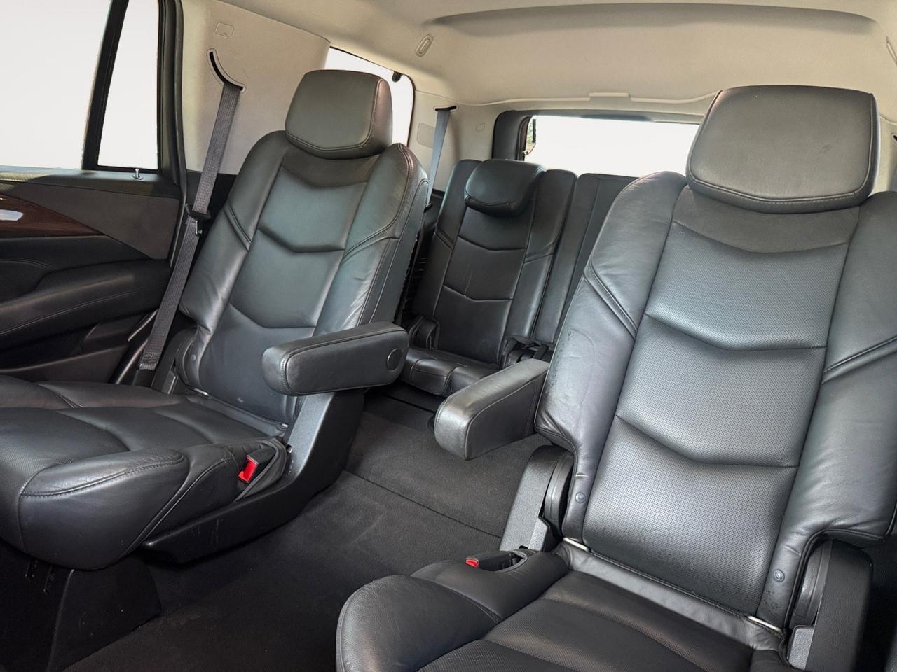 2020 Cadillac Escalade LUXURY, HEATED & COOLED SEATS, CAPTAINS CHAIRS, HEATED STEERING WHEEL, ADJUSTABLE PEDALS, SUNROOF, BOSE SPEAKERS, POWER THIRD ROW SEATING, REMOTE START, CLEAN CARFAX, DONT MISS THE OPPUTUNITY TO RIDE HOME IN COMFORT & LUXURY TODAY!!! Norfolk VA