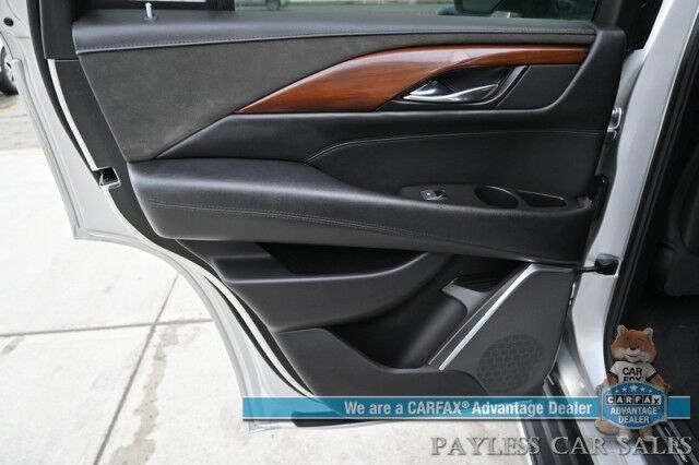 2020 Cadillac Escalade Luxury / 4X4 / Heated & Cooled Leather Seats / Heated Steering Wheel / NAV / Sunroof / Auto Start / Bose Speakers / HUD / 3rd Row / Seats 7 / Blind Spot & Collision Alert / Bluetooth / Back Up Camera / Tow Pkg / 1-Owner Anchorage AK
