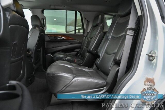 2020 Cadillac Escalade Luxury / 4X4 / Heated & Cooled Leather Seats / Heated Steering Wheel / NAV / Sunroof / Auto Start / Bose Speakers / HUD / 3rd Row / Seats 7 / Blind Spot & Collision Alert / Bluetooth / Back Up Camera / Tow Pkg / 1-Owner Anchorage AK