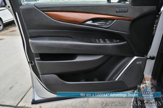 2020 Cadillac Escalade Luxury / 4X4 / Heated & Cooled Leather Seats / Heated Steering Wheel / NAV / Sunroof / Auto Start / Bose Speakers / HUD / 3rd Row / Seats 7 / Blind Spot & Collision Alert / Bluetooth / Back Up Camera / Tow Pkg / 1-Owner Anchorage AK