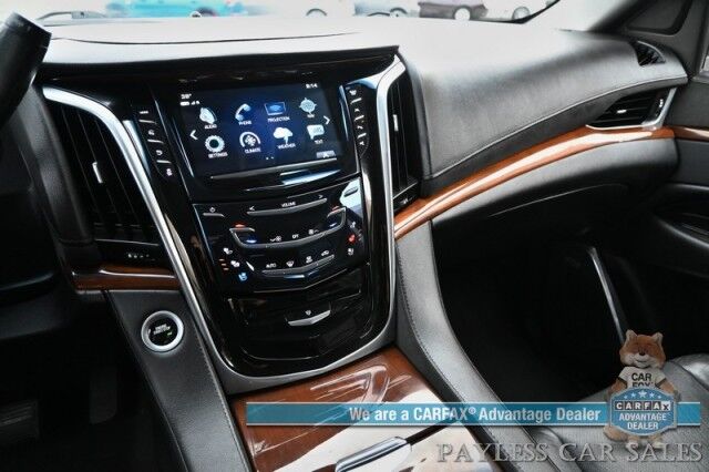2020 Cadillac Escalade Luxury / 4X4 / Heated & Cooled Leather Seats / Heated Steering Wheel / NAV / Sunroof / Auto Start / Bose Speakers / HUD / 3rd Row / Seats 7 / Blind Spot & Collision Alert / Bluetooth / Back Up Camera / Tow Pkg / 1-Owner Anchorage AK