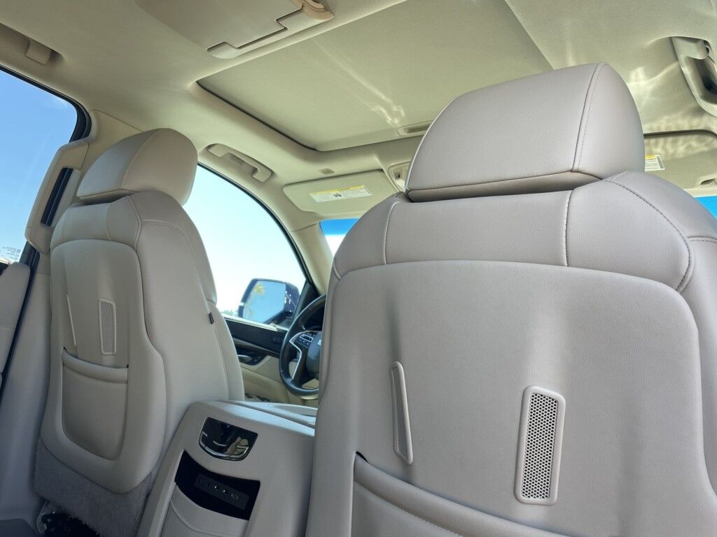 2020 Cadillac Escalade PREMIUM LUXURY~CLEAN CARFAX~ONLINE FINANCE AND SHIPPING AVAILABL Sarasota FL