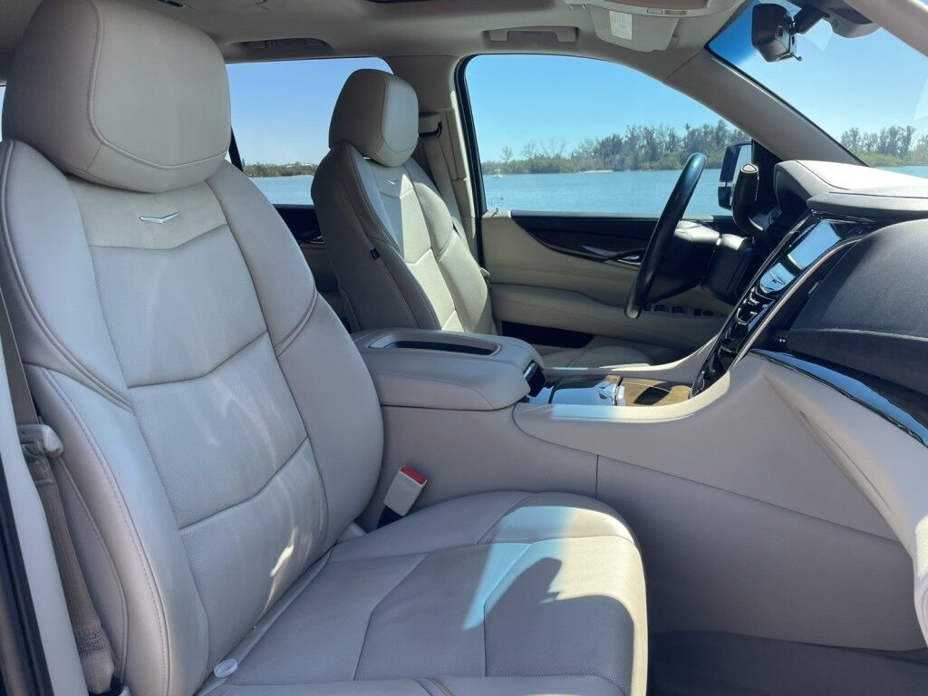 2020 Cadillac Escalade PREMIUM LUXURY~CLEAN CARFAX~ONLINE FINANCE AND SHIPPING AVAILABL Sarasota FL