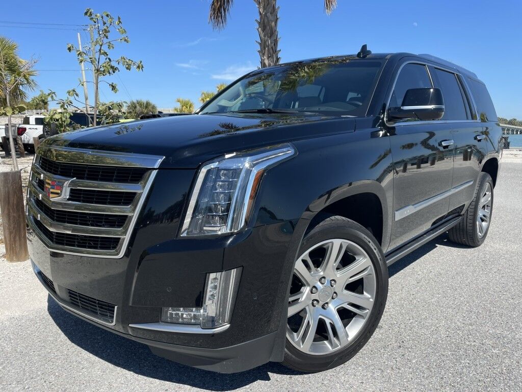 2020 Cadillac Escalade PREMIUM LUXURY~CLEAN CARFAX~ONLINE FINANCE AND SHIPPING AVAILABL