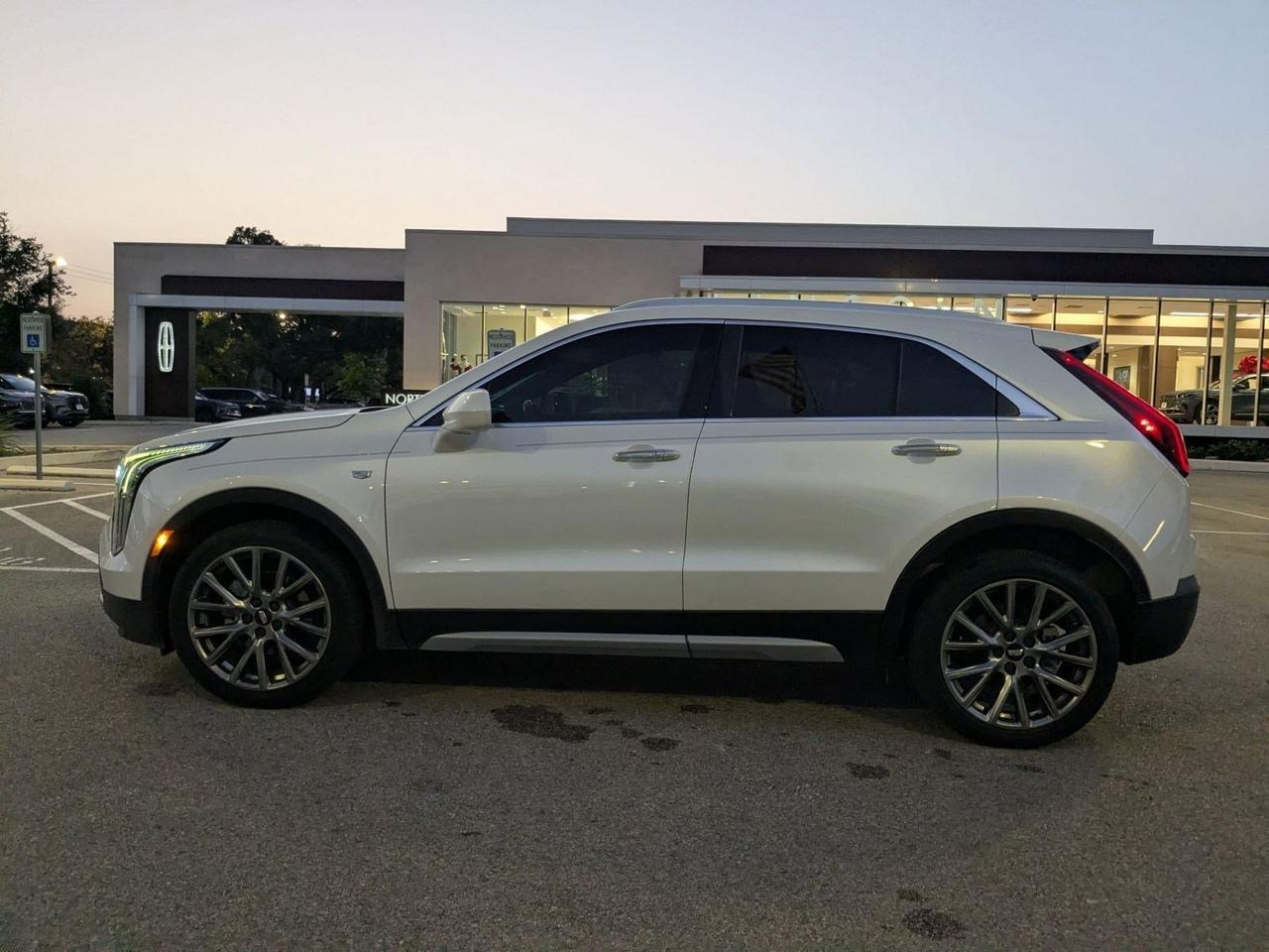 2020 Cadillac XT4 FWD Premium Luxury