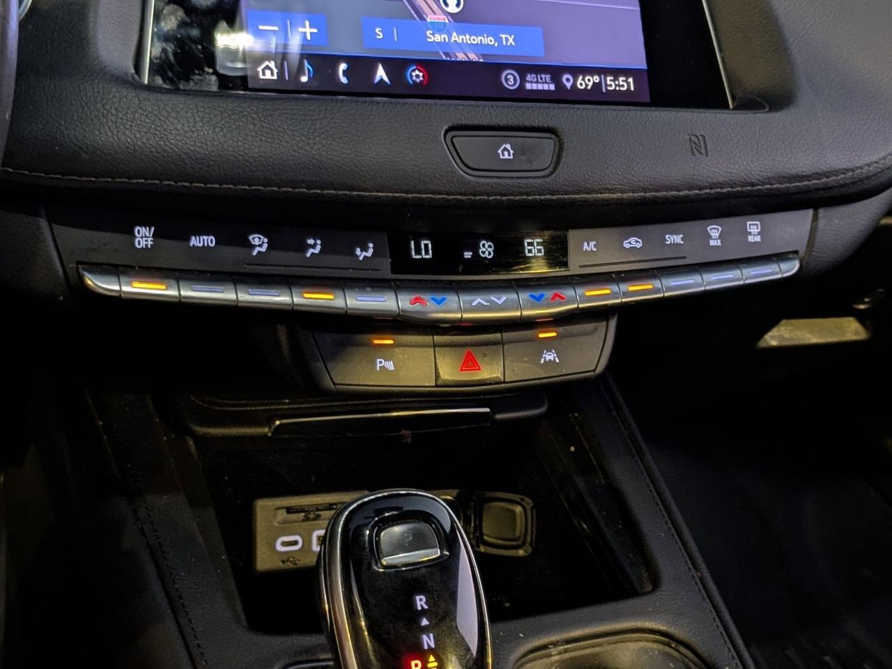 2020 Cadillac XT4 FWD Premium Luxury