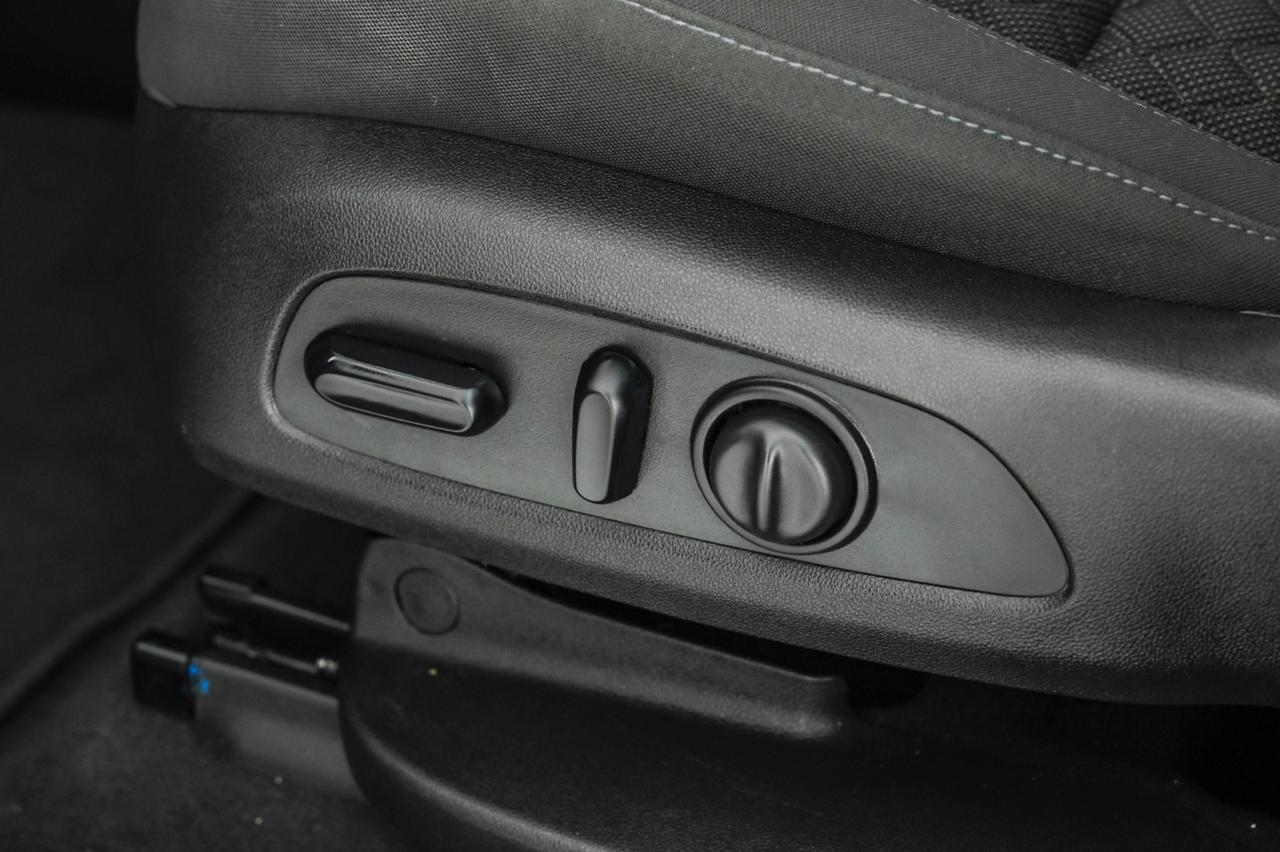 2020 Chevrolet Blazer 2LT V6 BLIND SPOT ASSIST LANE CHANGE ALERT HEATED SEATS REAR CAM Carrollton TX