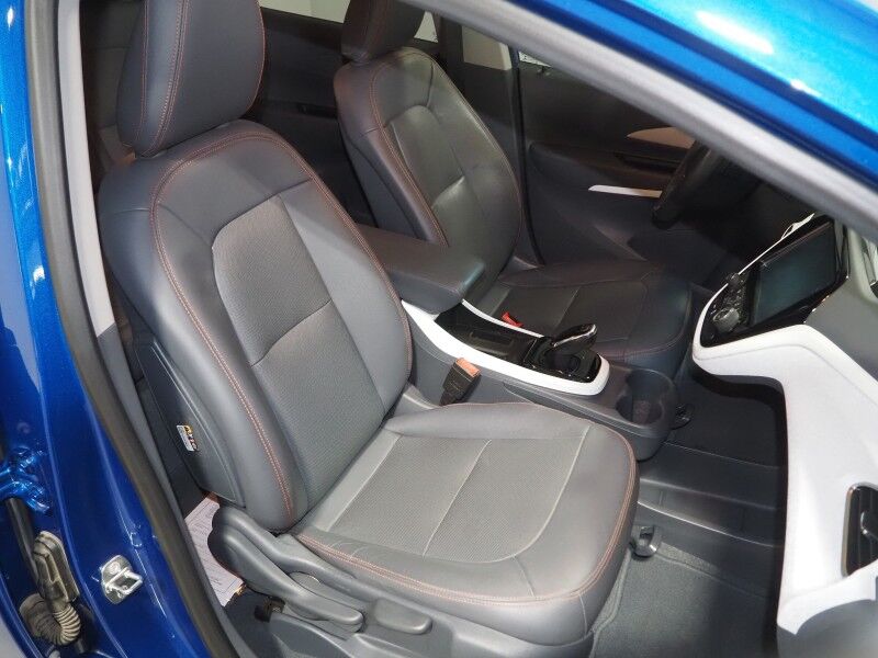 2020 Chevrolet Bolt EV Premier *BLIND SPOT & LANE DEPARTURE ALERT, SURROUND VIEW CAMERAS, 10.2 INCH COLOR TOUCHSCREEN, LEATHER, HEATED SEATS/STEERING, REMOTE START, DC FAST CHARGING, WIRELESS CHARGING, BOSE AUDIO, APPLE CARPLAY