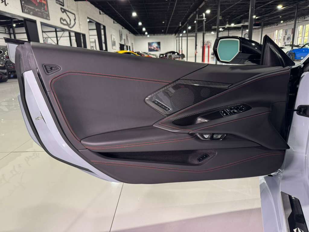 2020 Chevrolet Corvette 3LT Z51 Pack,Ceramic Matrix Gray paint,front lifter/camera,GT2 seats,carbon galore AND MUCH MORE!! Fort Lauderdale FL