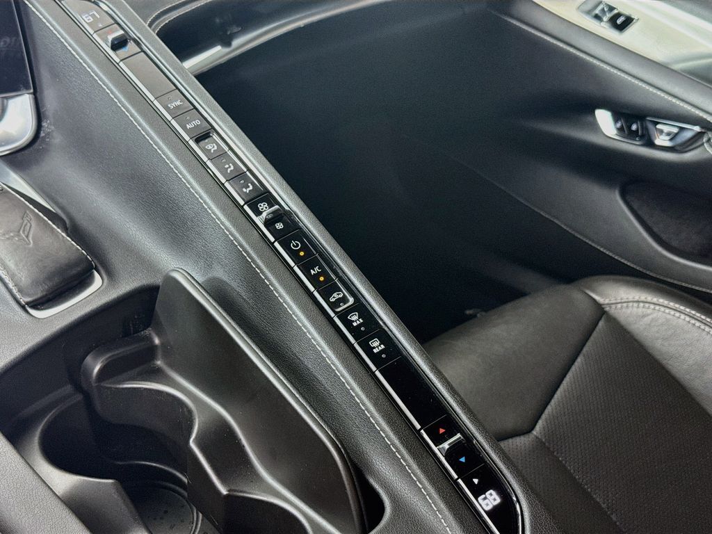 2020 Chevrolet Corvette 1LT - Photo 15
