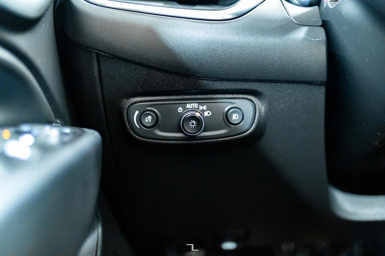 2020 Chevrolet Equinox AWD LT Leather Roof Nav BCam Red Deer AB