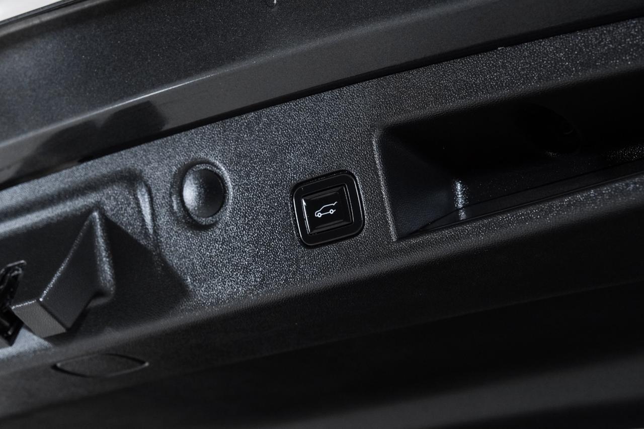 2020 Chevrolet Equinox LT AWD DRIVER CONFIDENCE & CONVENIENCE PKG BLIND SPOT ASSIST HEA Carrollton TX