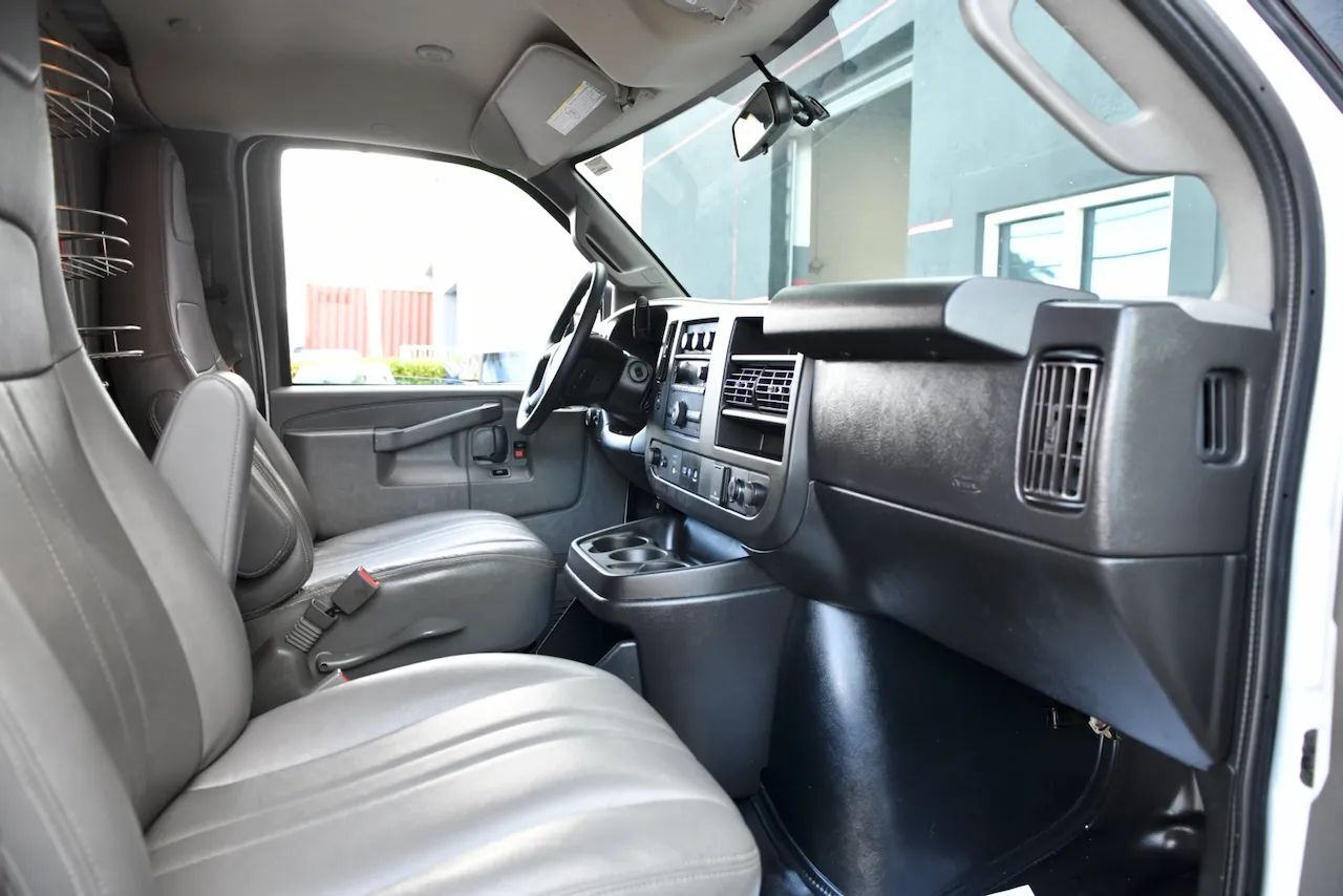 2020 Chevrolet Express 2500 Cargo Regular Van 3D Doral FL