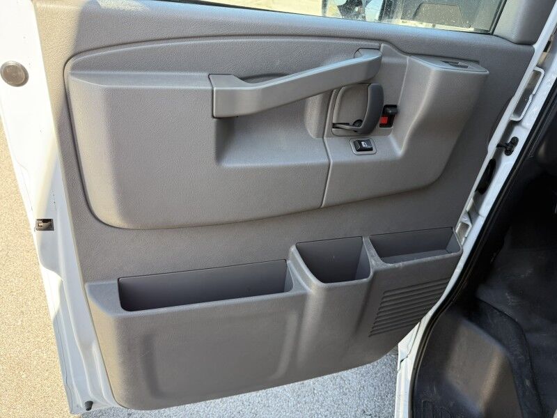 2020 Chevrolet Express 3500 DRW 16' Box Truck Collinsville OK