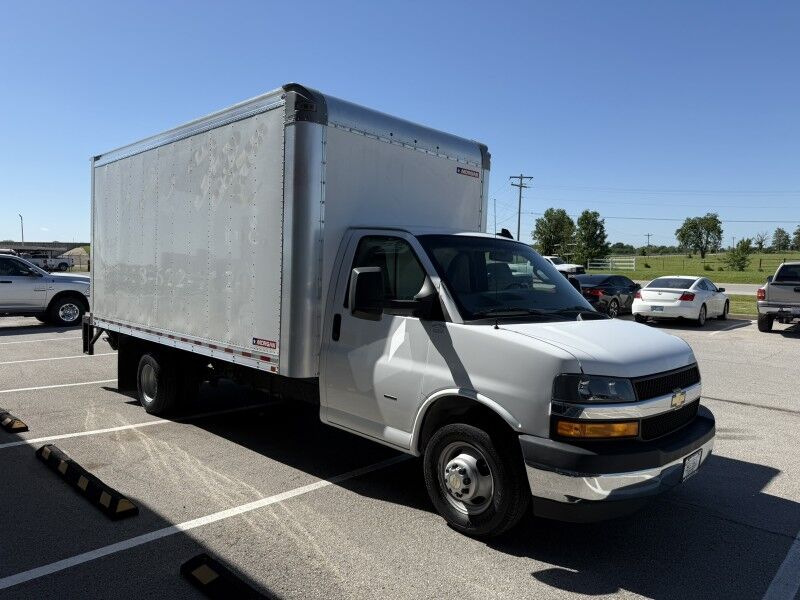 2020 Chevrolet Express 3500 DRW 16' Box Truck Collinsville OK