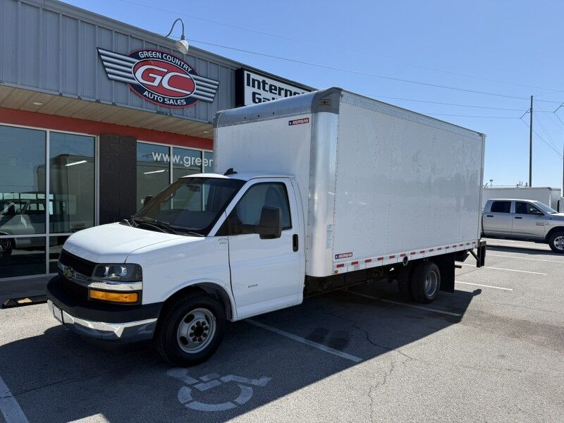 2020 Chevrolet Express 3500 DRW 16' Box Truck Collinsville OK