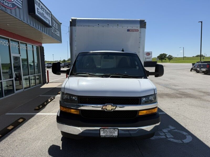 2020 Chevrolet Express 3500 DRW 16' Box Truck Collinsville OK