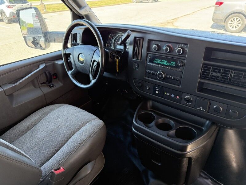 2020 Chevrolet Express 3500 DRW 16' Box Truck Collinsville OK