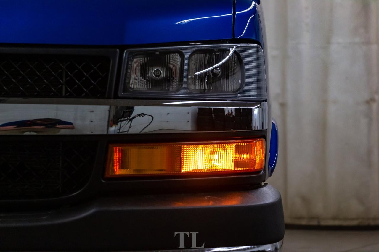 2020 Chevrolet Express 3500 LT 12 Passenger Nav BCam Red Deer AB