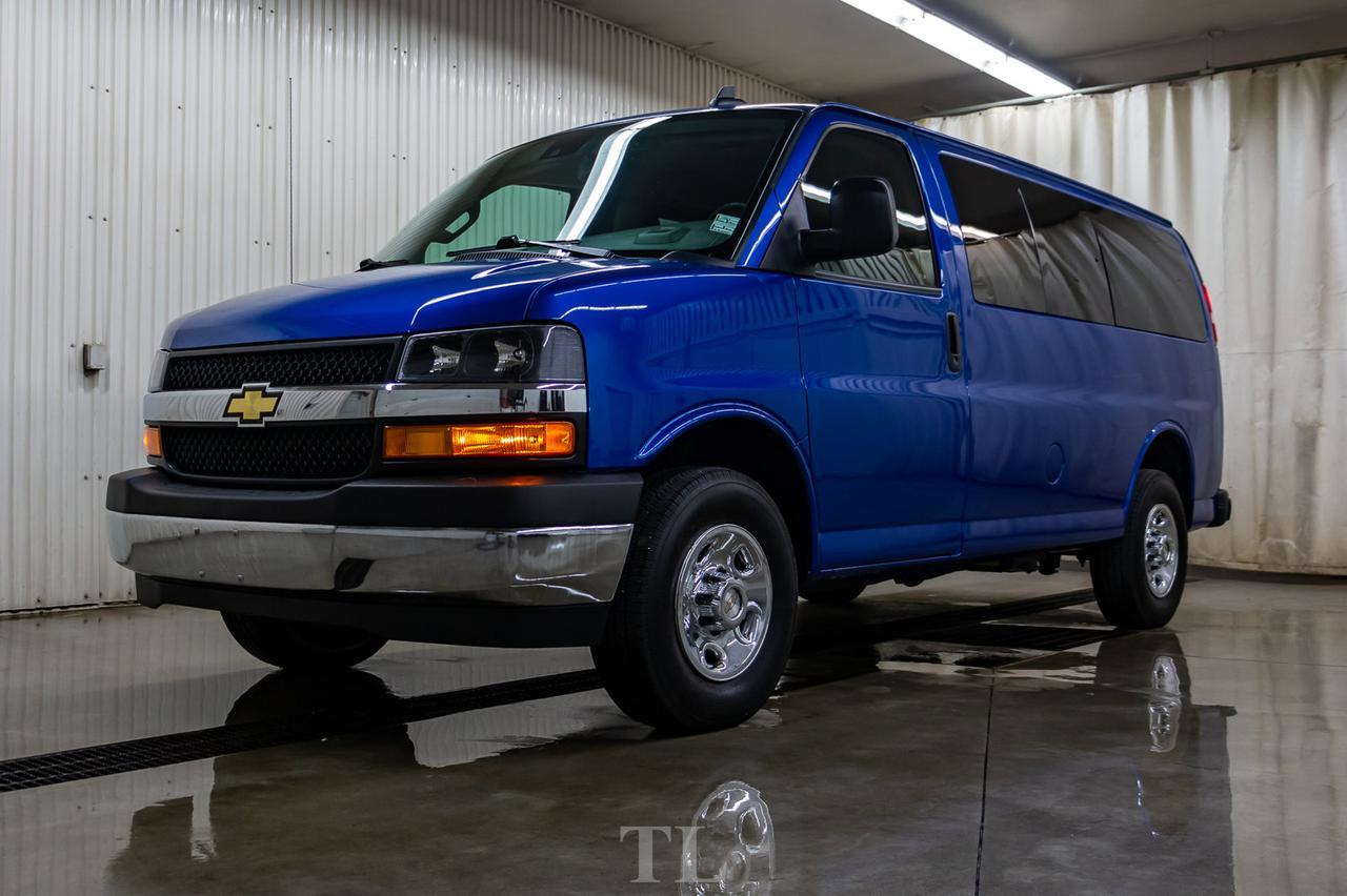 2020 Chevrolet Express 3500 LT 12 Passenger Nav BCam Red Deer AB