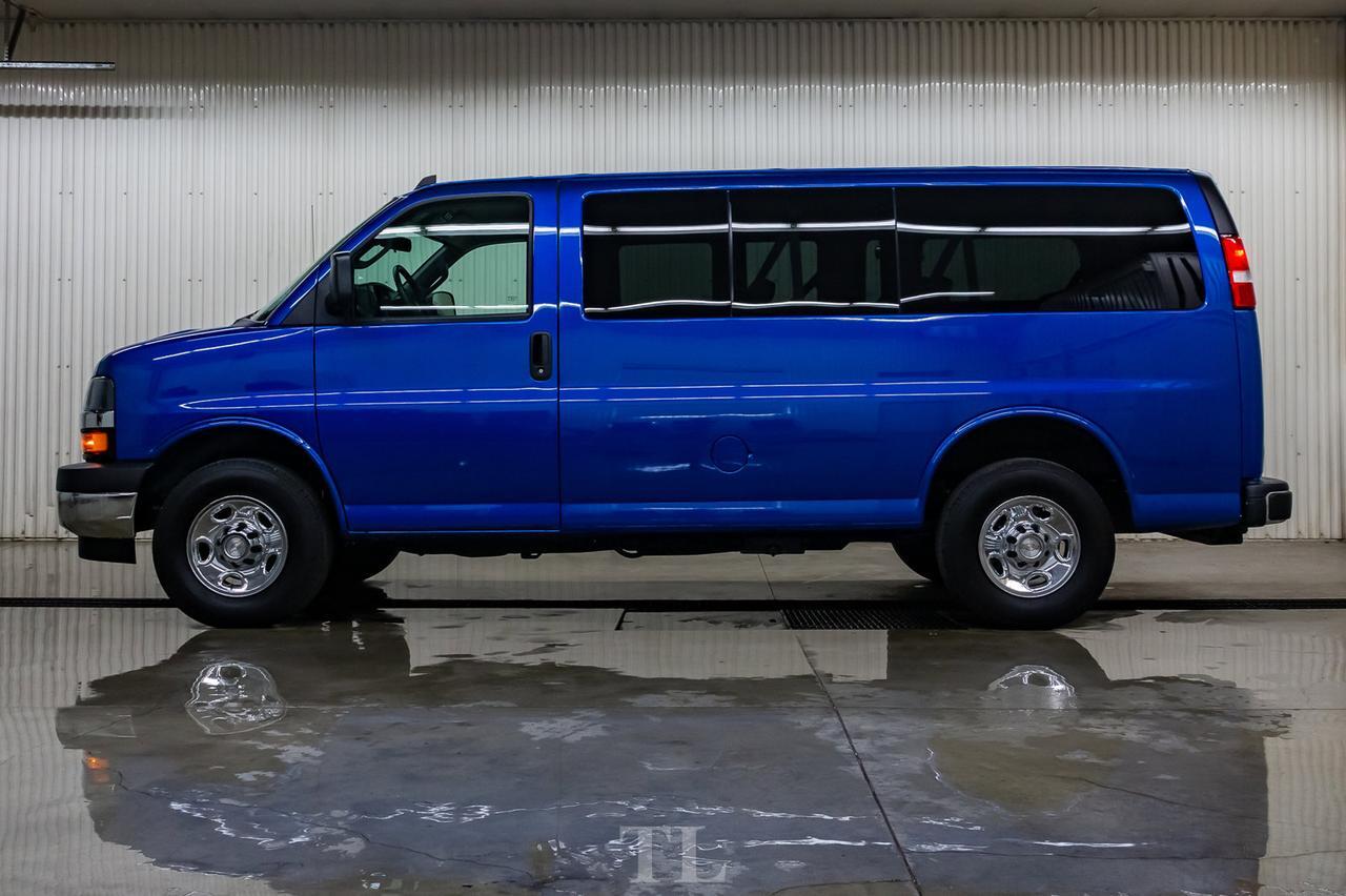 2020 Chevrolet Express 3500 LT 12 Passenger Nav BCam Red Deer AB