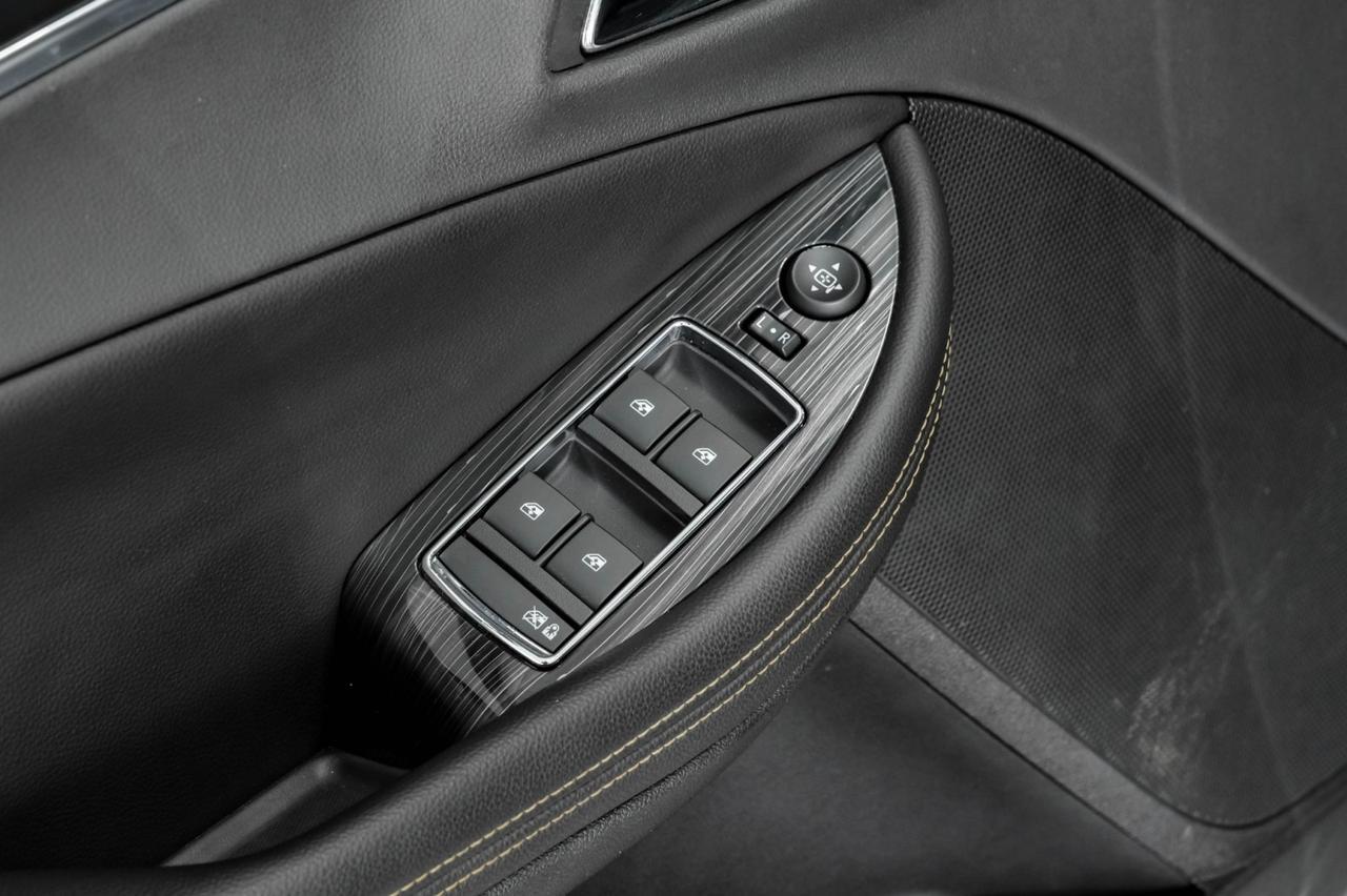 2020 Chevrolet Impala LT AUTOMATIC LEATHER/CLOTH SEATS REAR CAMERA KEYLESS START POWER DRIVER SEAT Carrollton TX