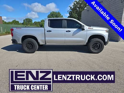 2020_Chevrolet_Silverado 1500_4x4 Crew Cab LT Trail Boss_ Fond du Lac WI