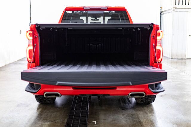 2020 Chevrolet Silverado 1500 4x4 Crew Cab RST Z71 Roof BCam Red Deer AB 2020 Chevrolet Silverado 1500 4x4 Crew Cab RST Z71 Roof BCam Red Deer AB