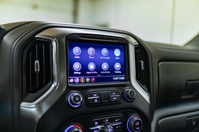 2020 Chevrolet Silverado 1500 4x4 Crew Cab RST Z71 Roof BCam Red Deer AB 2020 Chevrolet Silverado 1500 4x4 Crew Cab RST Z71 Roof BCam Red Deer AB