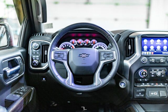 2020 Chevrolet Silverado 1500 4x4 Crew Cab RST Z71 Roof BCam Red Deer AB 2020 Chevrolet Silverado 1500 4x4 Crew Cab RST Z71 Roof BCam Red Deer AB