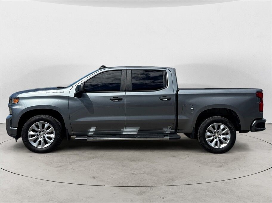 2020 Chevrolet Silverado 1500 Crew Cab Custom Pickup 4D 5 3/4 ft