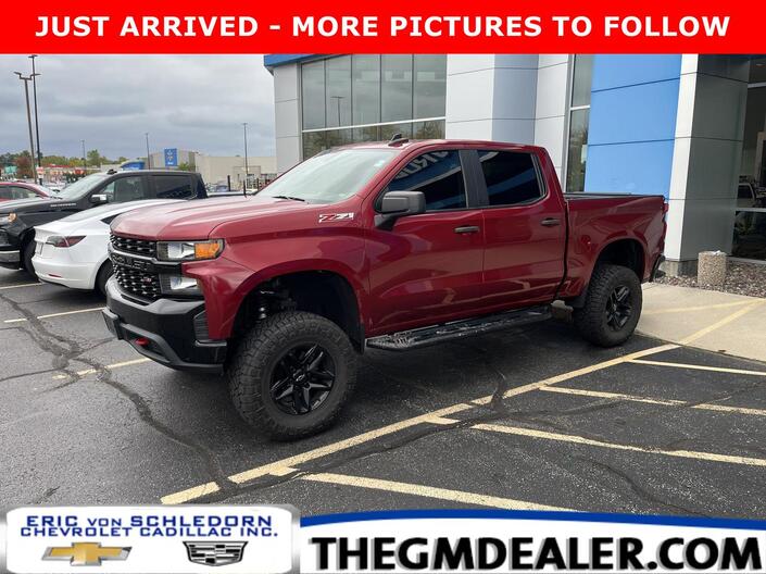 2020 Chevrolet Silverado 1500 Custom Trail Boss Crew Cab 4WD 5.3L Convenience InfotainmentPkgs w/RemoteStart Off-RoadAssistSteps Milwaukee WI