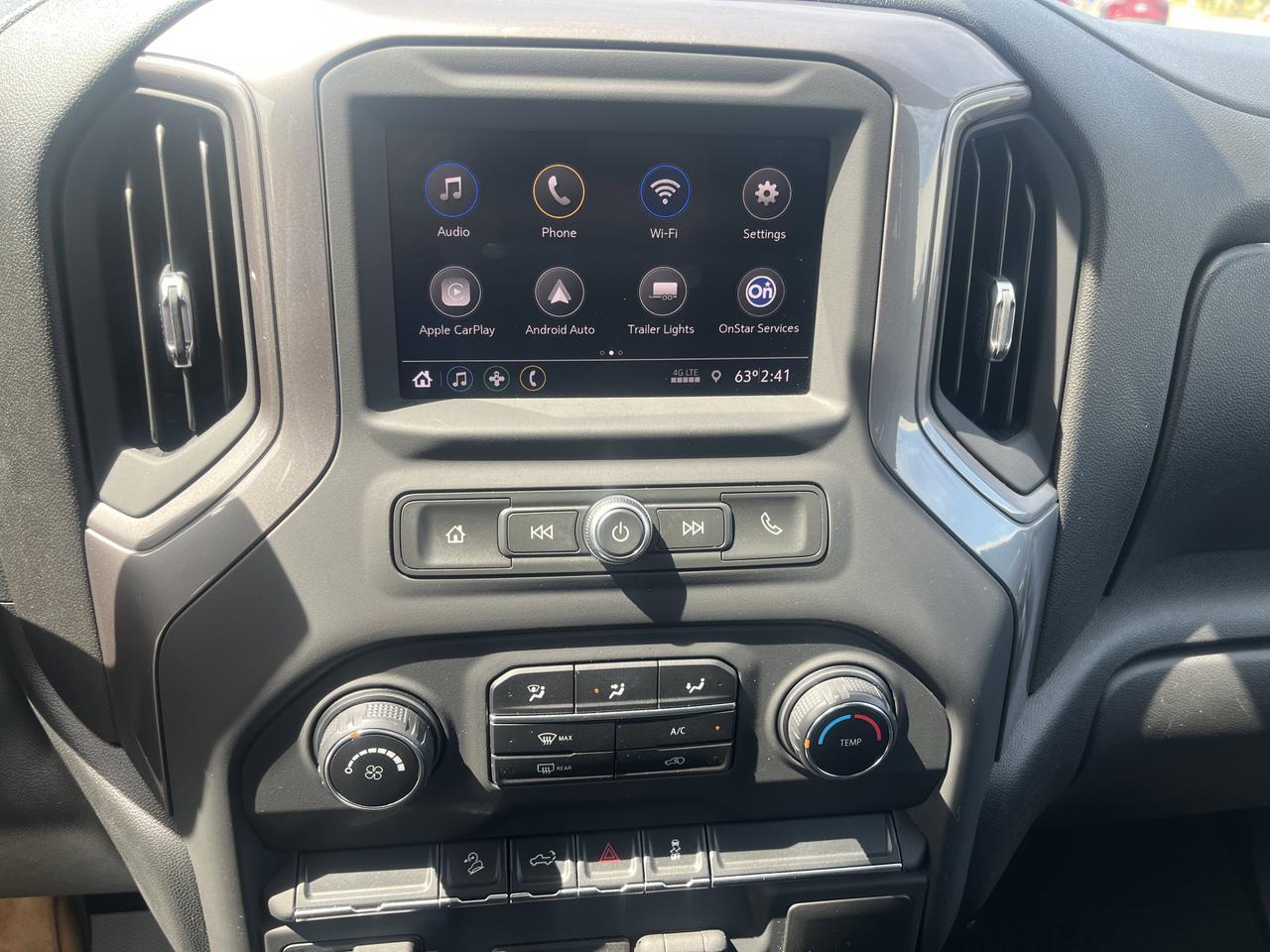 2020 Chevrolet Silverado 1500 Custom Trail Boss Double Cab 4WD Conv InfottnmntPkgs w/RemoteStart Spray-OnBedliner OnStar SiriusXM Saukville WI