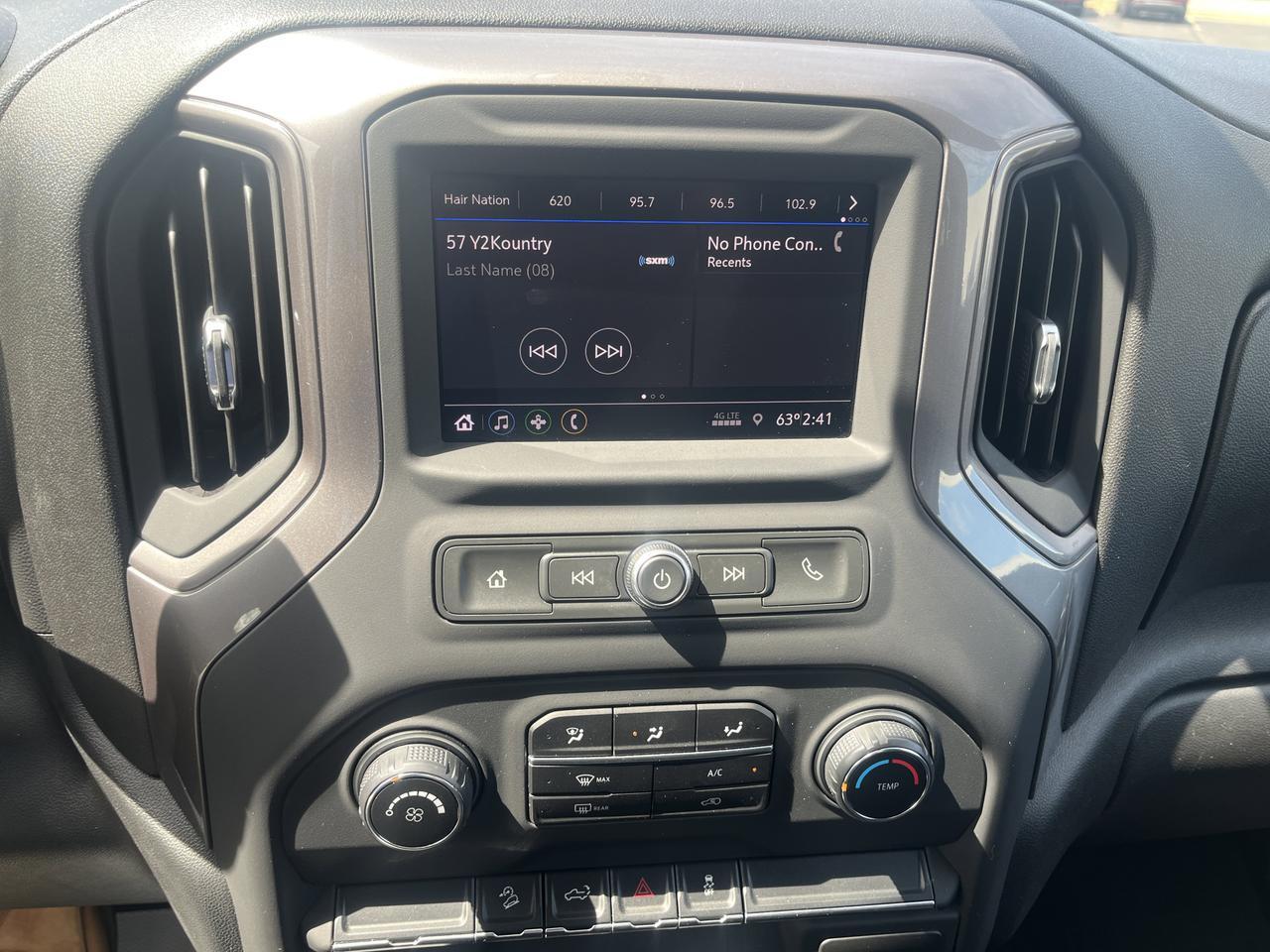 2020 Chevrolet Silverado 1500 Custom Trail Boss Double Cab 4WD Conv InfottnmntPkgs w/RemoteStart Spray-OnBedliner OnStar SiriusXM Saukville WI