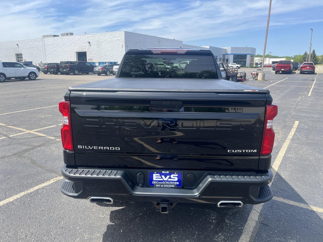 2020 Chevrolet Silverado 1500 Custom Trail Boss Double Cab 4WD Conv InfottnmntPkgs w/RemoteStart Spray-OnBedliner OnStar SiriusXM Saukville WI