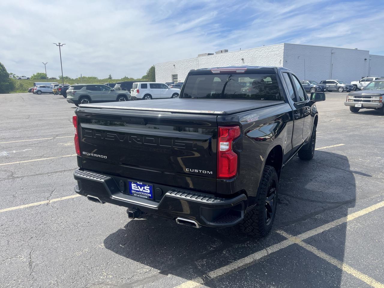 2020 Chevrolet Silverado 1500 Custom Trail Boss Double Cab 4WD Conv InfottnmntPkgs w/RemoteStart Spray-OnBedliner OnStar SiriusXM Saukville WI