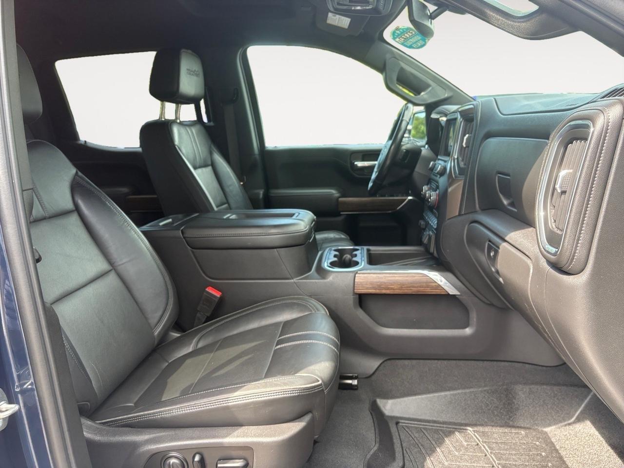 2020 Chevrolet Silverado 1500 High Country, RUNNING BOARDS, BED LINER, BACKUP CAMERA WITH PARKING SENSORS, APPLE CARPLAY/ANDROID AUTO, LANE KEEP ASSIST, BLIND SPOT ALERT, TOW PACKAGE, NO ACCIDENTS, RIDE THIS TRUCK TO THE COUNTRY! Virginia Beach VA