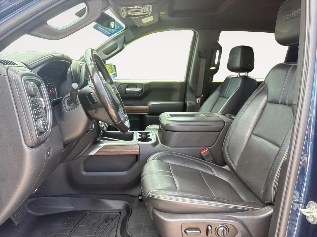 2020 Chevrolet Silverado 1500 High Country, RUNNING BOARDS, BED LINER, BACKUP CAMERA WITH PARKING SENSORS, APPLE CARPLAY/ANDROID AUTO, LANE KEEP ASSIST, BLIND SPOT ALERT, TOW PACKAGE, NO ACCIDENTS, RIDE THIS TRUCK TO THE COUNTRY! Virginia Beach VA