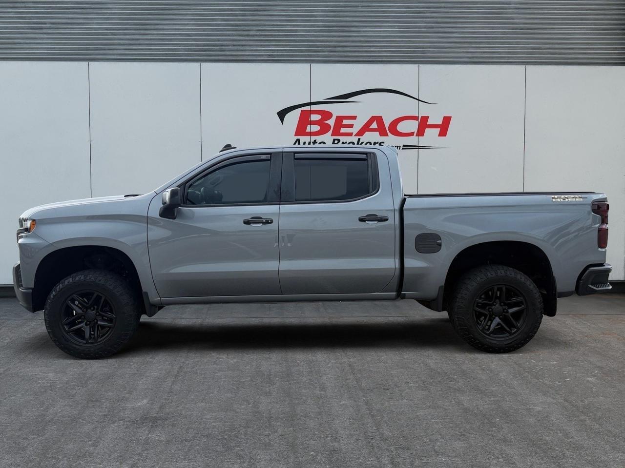 2020 Chevrolet Silverado 1500 LT Trail Boss, APPLE CARPLAY/ANDROID AUTO, LEATHER HEATED SEATS, SUNROOF, BED COVER, POWER SLIDING REAR WINDOW, UNIVERSAL GARAGE DOOR OPENER, WIFI, BACKUP CAMERA, POWER/HEATED MIRRORS, TOW HOOKS, TOW PACKAGE, BED LINER, RUNNING BOARDS, CLEAN CARFAX! Norfolk VA