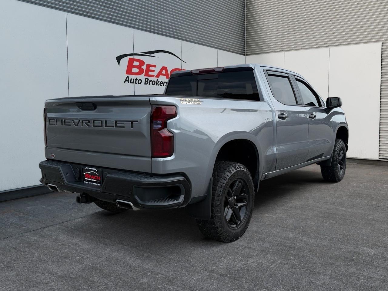 2020 Chevrolet Silverado 1500 LT Trail Boss, APPLE CARPLAY/ANDROID AUTO, LEATHER HEATED SEATS, SUNROOF, BED COVER, POWER SLIDING REAR WINDOW, UNIVERSAL GARAGE DOOR OPENER, WIFI, BACKUP CAMERA, POWER/HEATED MIRRORS, TOW HOOKS, TOW PACKAGE, BED LINER, RUNNING BOARDS, CLEAN CARFAX! Norfolk VA