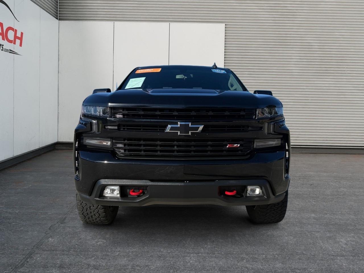 2020 Chevrolet Silverado 1500 LT Trail Boss, RED TOW HOOKS, REAR SLIDING WINDOW, BACKUP CAMERA, HEATED STEERING WHEEL, HEATED SEATS, APPLE CARPLAY/ANDROID AUTO, POWER MIRRORS, REMOTE START, COMMAND EVERY TRAIL WITH THIS 2020 SILVERADO TRAILBOSS! Norfolk VA