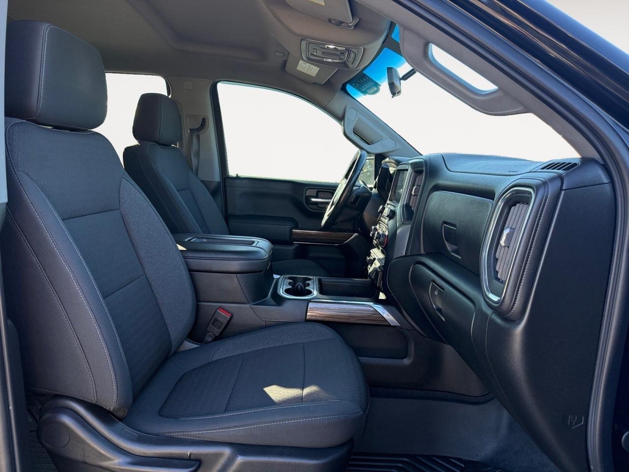 2020 Chevrolet Silverado 1500 LT Trail Boss, RED TOW HOOKS, REAR SLIDING WINDOW, BACKUP CAMERA, HEATED STEERING WHEEL, HEATED SEATS, APPLE CARPLAY/ANDROID AUTO, POWER MIRRORS, REMOTE START, COMMAND EVERY TRAIL WITH THIS 2020 SILVERADO TRAILBOSS! Norfolk VA
