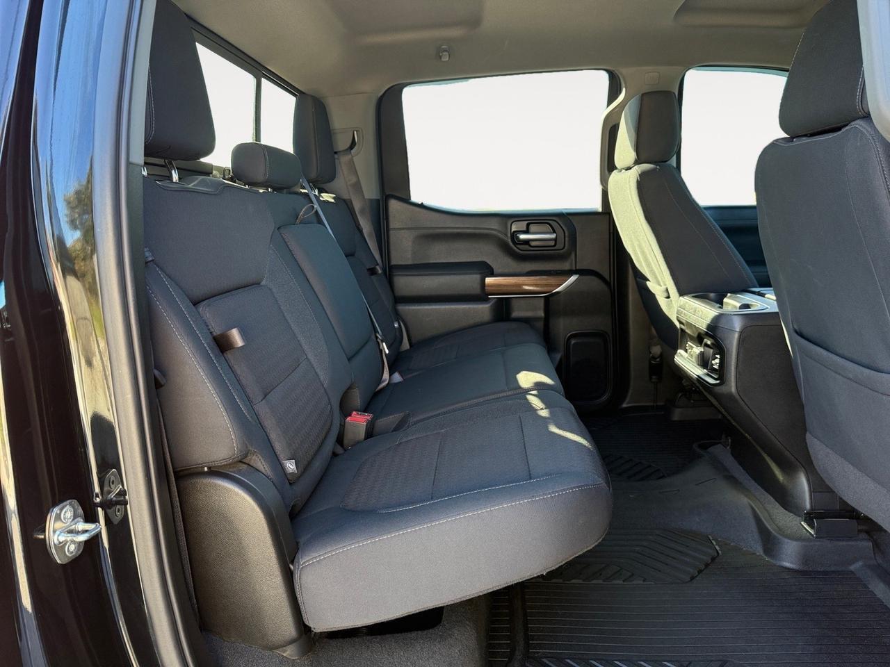 2020 Chevrolet Silverado 1500 LT Trail Boss, RED TOW HOOKS, REAR SLIDING WINDOW, BACKUP CAMERA, HEATED STEERING WHEEL, HEATED SEATS, APPLE CARPLAY/ANDROID AUTO, POWER MIRRORS, REMOTE START, COMMAND EVERY TRAIL WITH THIS 2020 SILVERADO TRAILBOSS! Norfolk VA