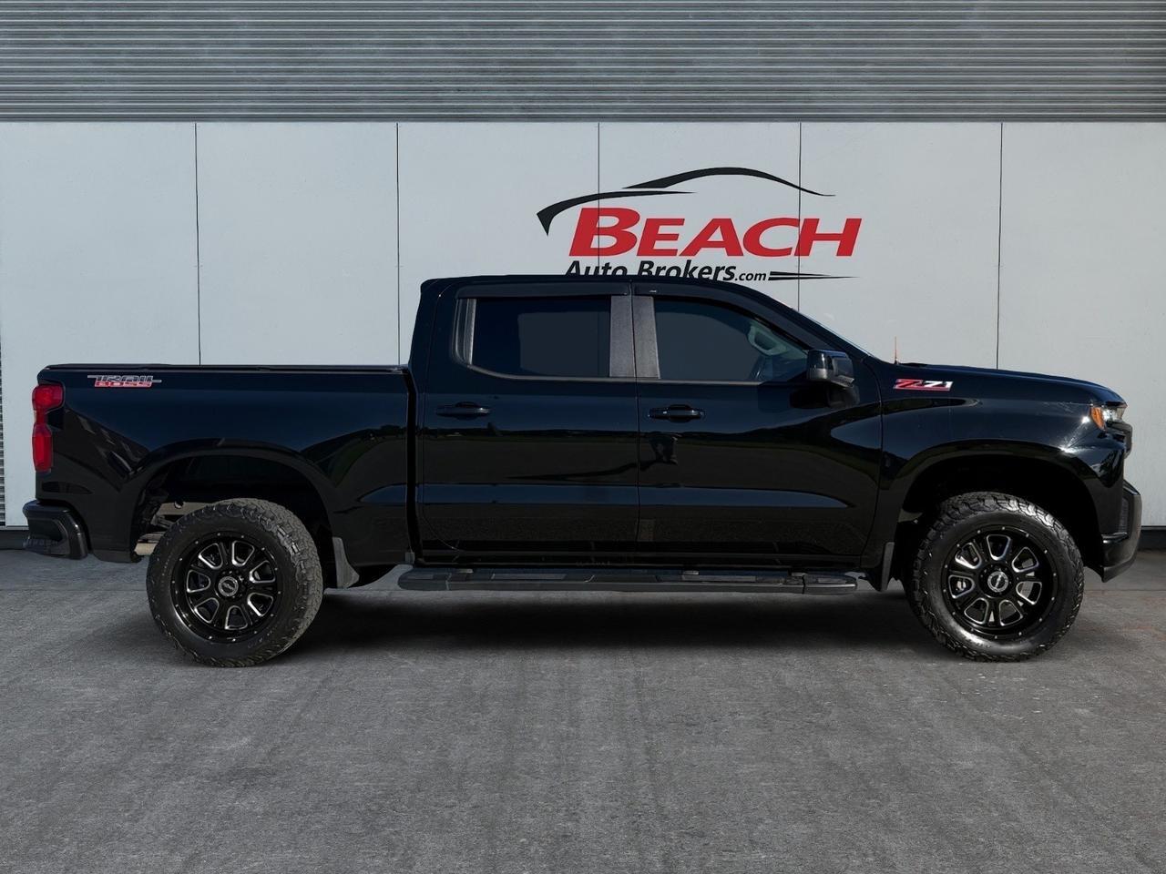 2020 Chevrolet Silverado 1500 LT Trail Boss, RED TOW HOOKS, REAR SLIDING WINDOW, BACKUP CAMERA, HEATED STEERING WHEEL, HEATED SEATS, APPLE CARPLAY/ANDROID AUTO, POWER MIRRORS, REMOTE START, COMMAND EVERY TRAIL WITH THIS 2020 SILVERADO TRAILBOSS! Norfolk VA