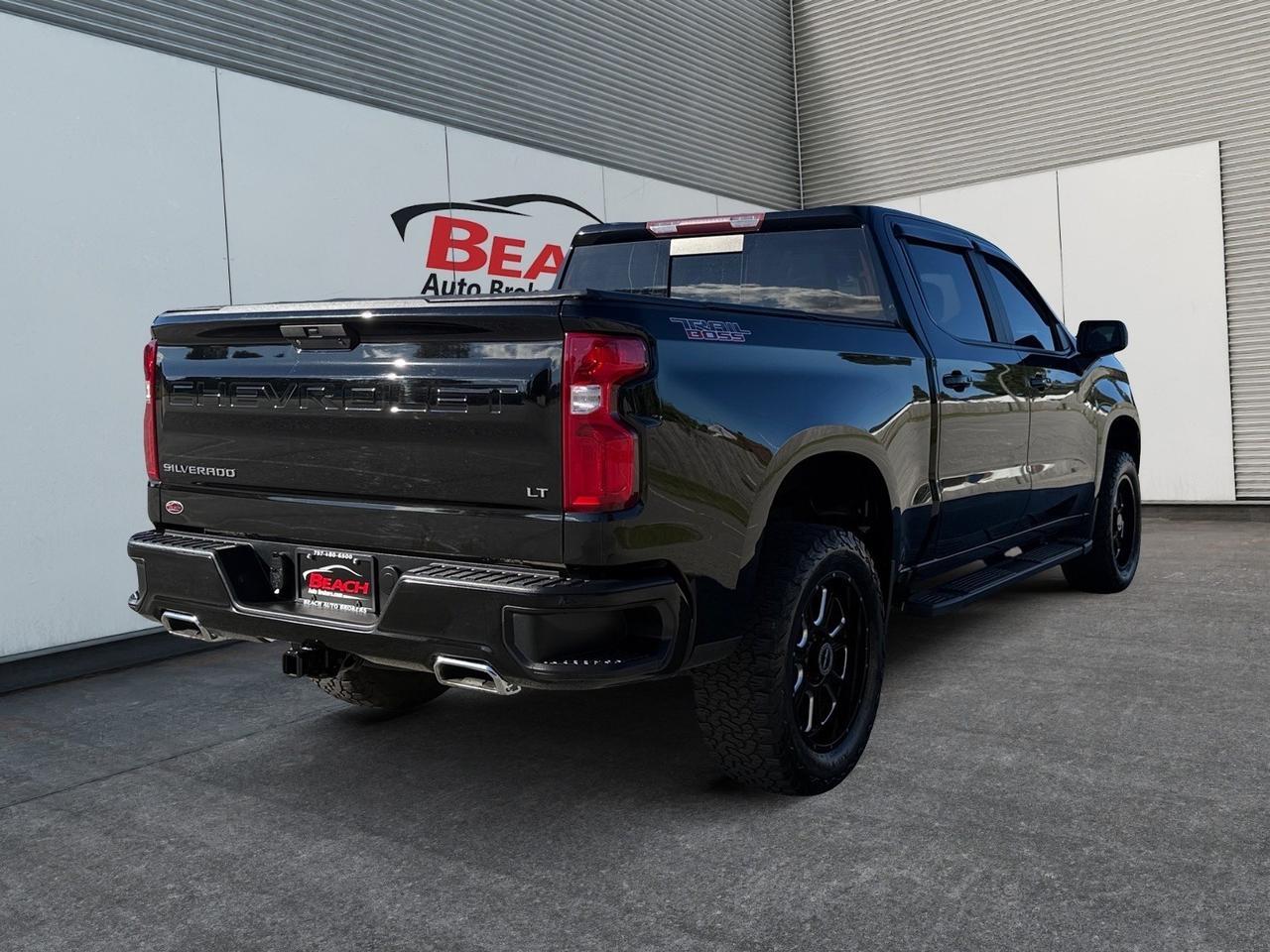 2020 Chevrolet Silverado 1500 LT Trail Boss, RED TOW HOOKS, REAR SLIDING WINDOW, BACKUP CAMERA, HEATED STEERING WHEEL, HEATED SEATS, APPLE CARPLAY/ANDROID AUTO, POWER MIRRORS, REMOTE START, COMMAND EVERY TRAIL WITH THIS 2020 SILVERADO TRAILBOSS! Norfolk VA