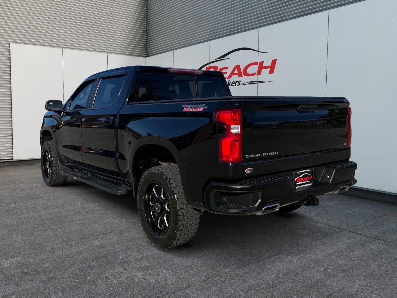 2020 Chevrolet Silverado 1500 LT Trail Boss, RED TOW HOOKS, REAR SLIDING WINDOW, BACKUP CAMERA, HEATED STEERING WHEEL, HEATED SEATS, APPLE CARPLAY/ANDROID AUTO, POWER MIRRORS, REMOTE START, COMMAND EVERY TRAIL WITH THIS 2020 SILVERADO TRAILBOSS! Norfolk VA