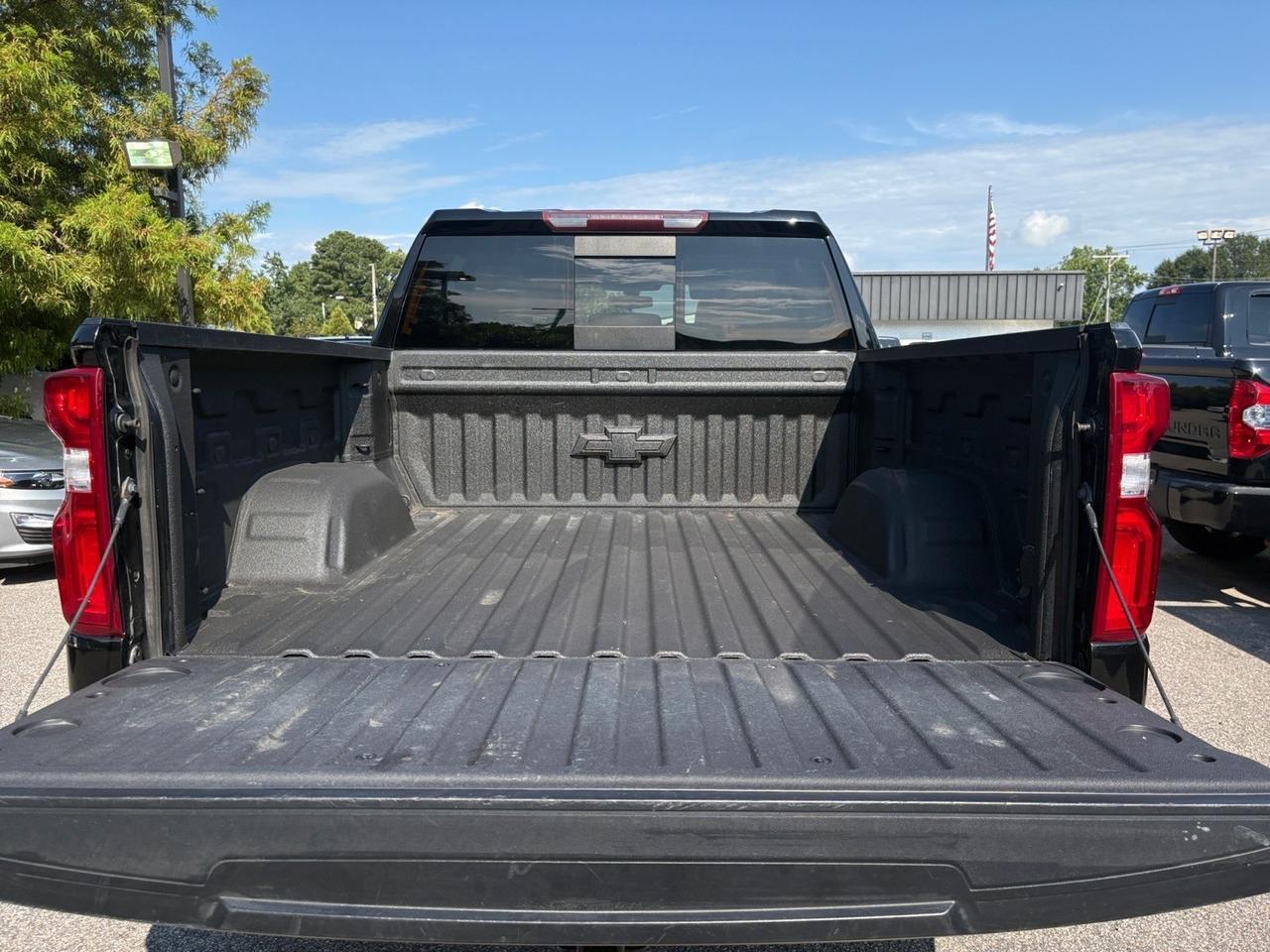 2020 Chevrolet Silverado 1500 LT Trail Boss, RUNNING BOARDS, POWER REAR SLIDING WINDOW, TOW PACKAGE, BACKUP CAMERA WITH PARKING SENSORS, HEATED SEATS, TAKE A RIDE IN THIS CHEVY! Virginia Beach VA