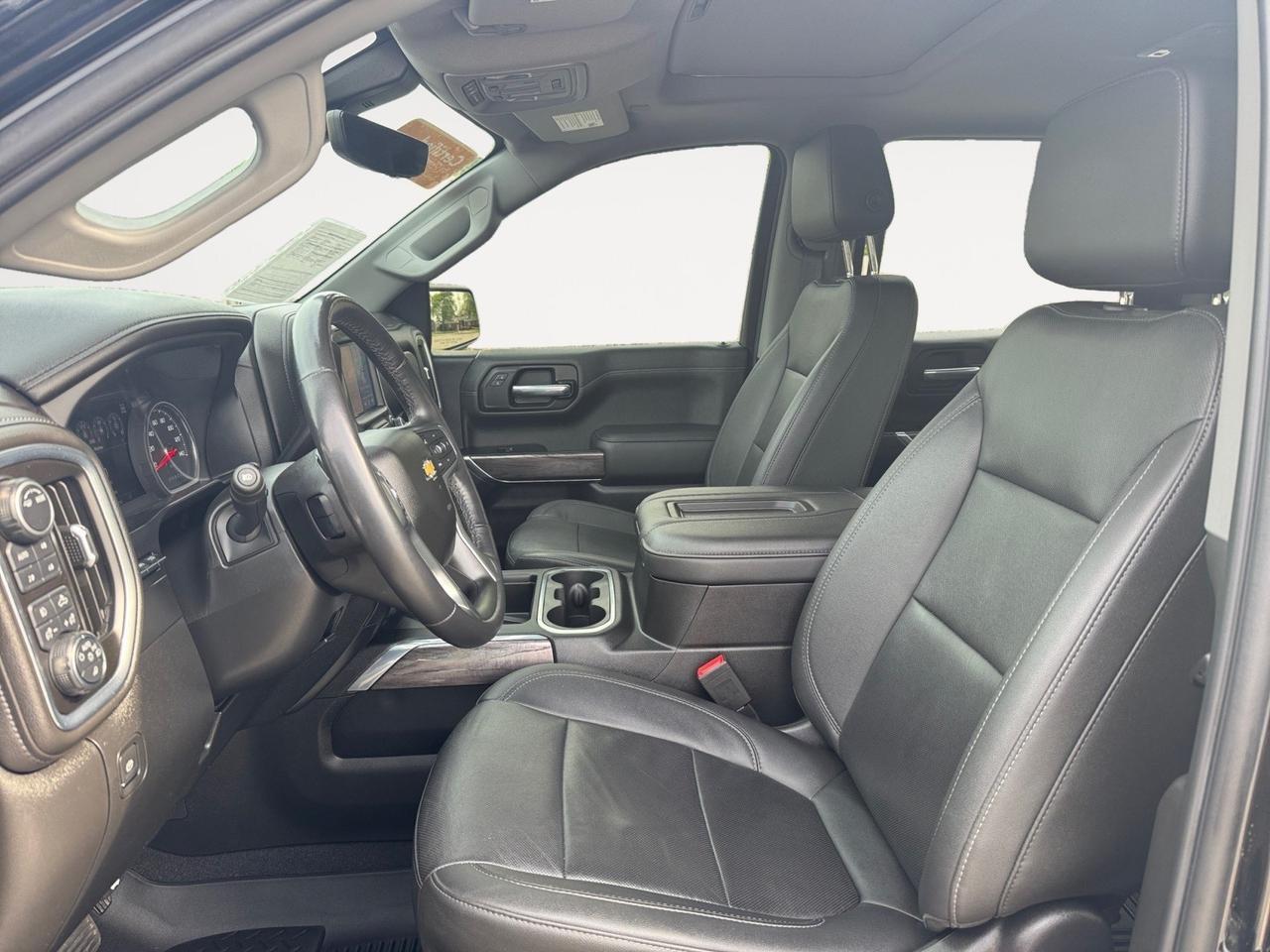 2020 Chevrolet Silverado 1500 LTZ CREW CAB DURAMAX DIESEL 4X4, SUNROOF, APPLE CARPLAY/ ANDROID AUTO, BOSE SOUND SYSTEM, HEATED AND COOLED SEATS, HEATED REAR SEATS, HEATED STEERING WHEEL, KEYLESS ENTRY & START, REMOTE START, CLEAN CARFAX, ARE YOU READY FOR YOUR NEXT TRUCK? Norfolk VA