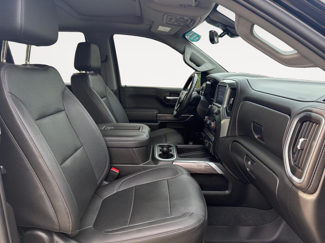 2020 Chevrolet Silverado 1500 LTZ CREW CAB DURAMAX DIESEL 4X4, SUNROOF, APPLE CARPLAY/ ANDROID AUTO, BOSE SOUND SYSTEM, HEATED AND COOLED SEATS, HEATED REAR SEATS, HEATED STEERING WHEEL, KEYLESS ENTRY & START, REMOTE START, CLEAN CARFAX, ARE YOU READY FOR YOUR NEXT TRUCK? Norfolk VA